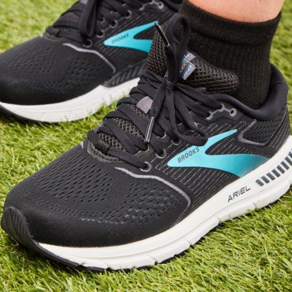 Brooks Shoes - Brooks Ariel 20 women’s Black and Teal Athletic Shoes
